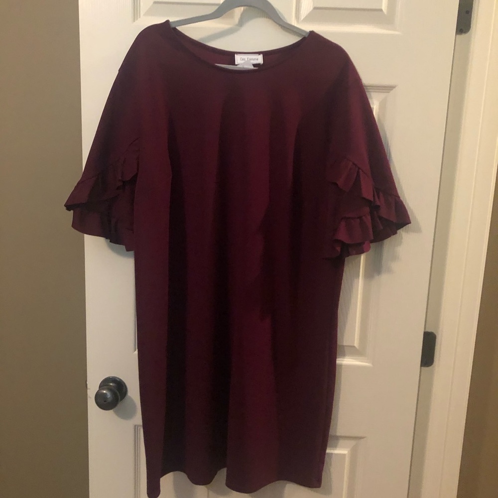 Beautiful burgundy shift dress